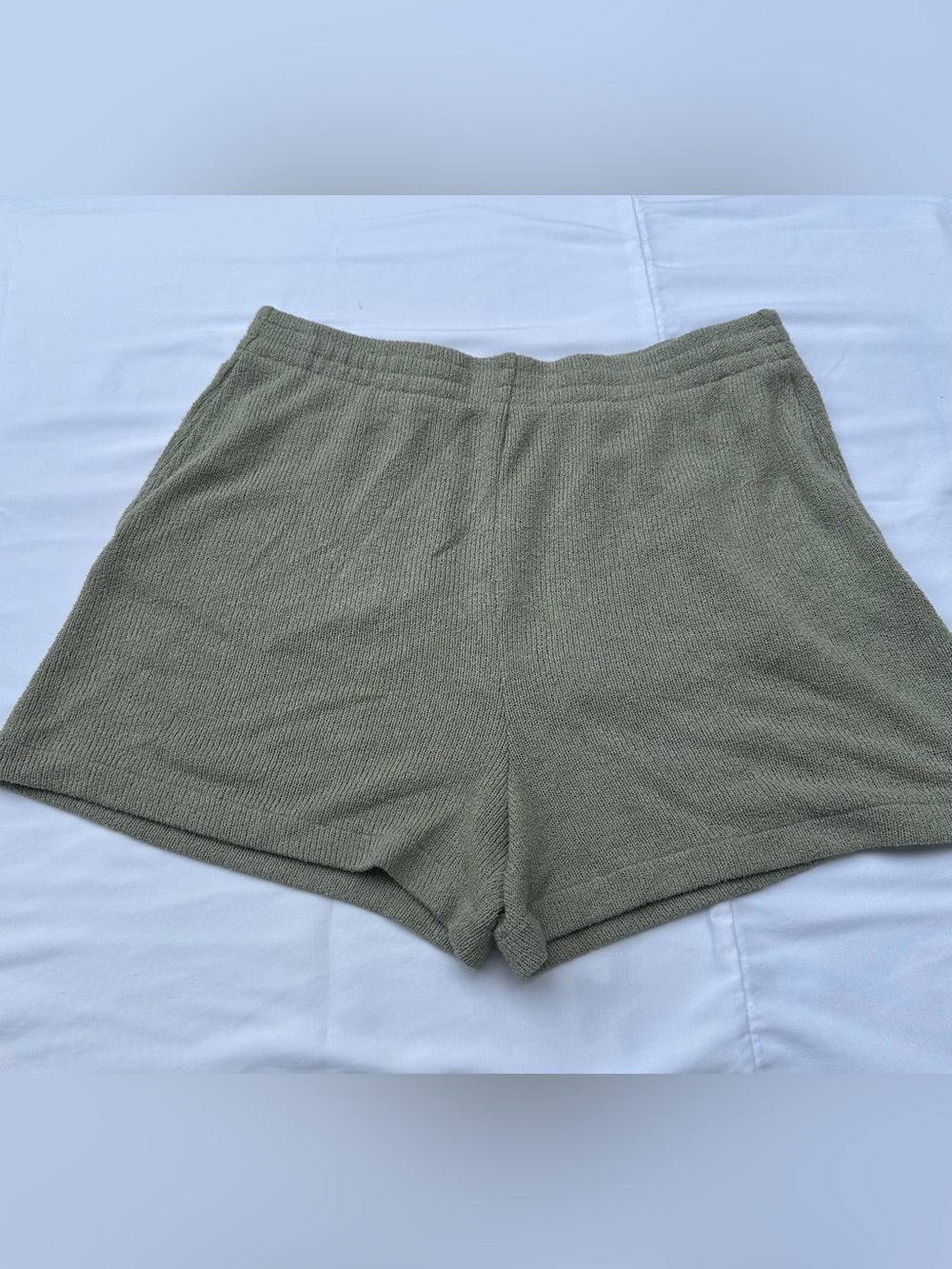 H&M Women’s Knit Shorts Size M Sage Green Elastic Waist Pockets